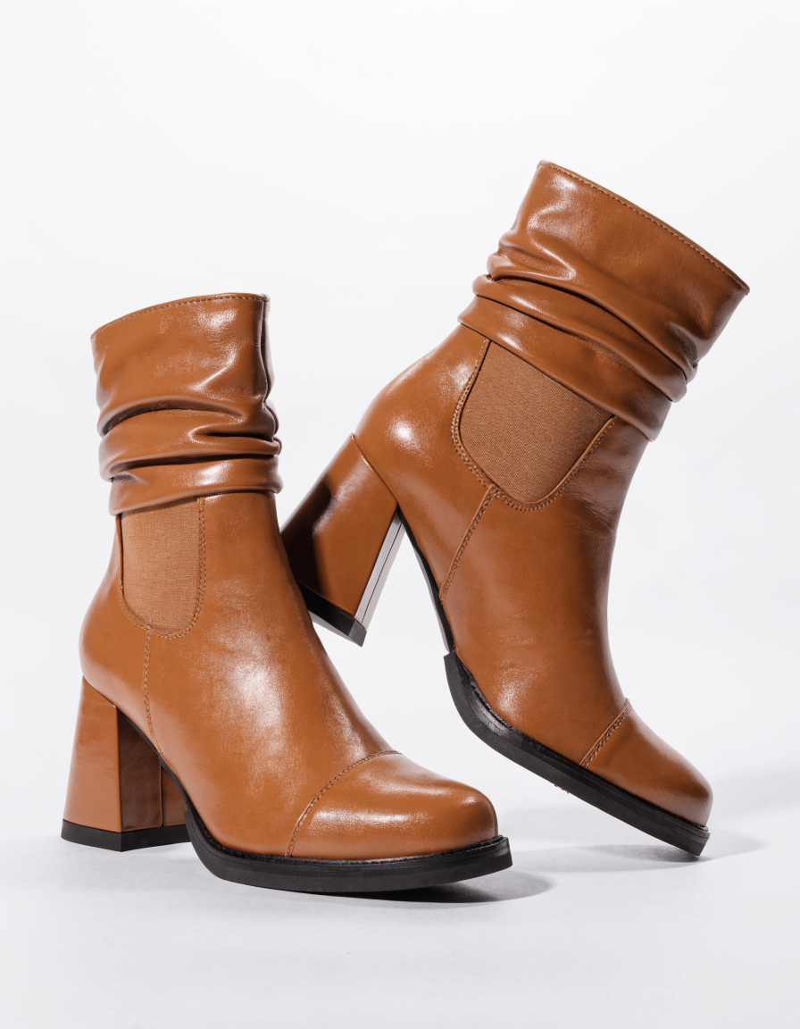 Bottines XTI femme en cuir synthétique à talon bloc, coloris camel