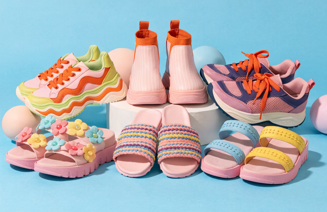 Collection de chaussures XTI pour fille avec baskets colorées, bottines et sandales tendance