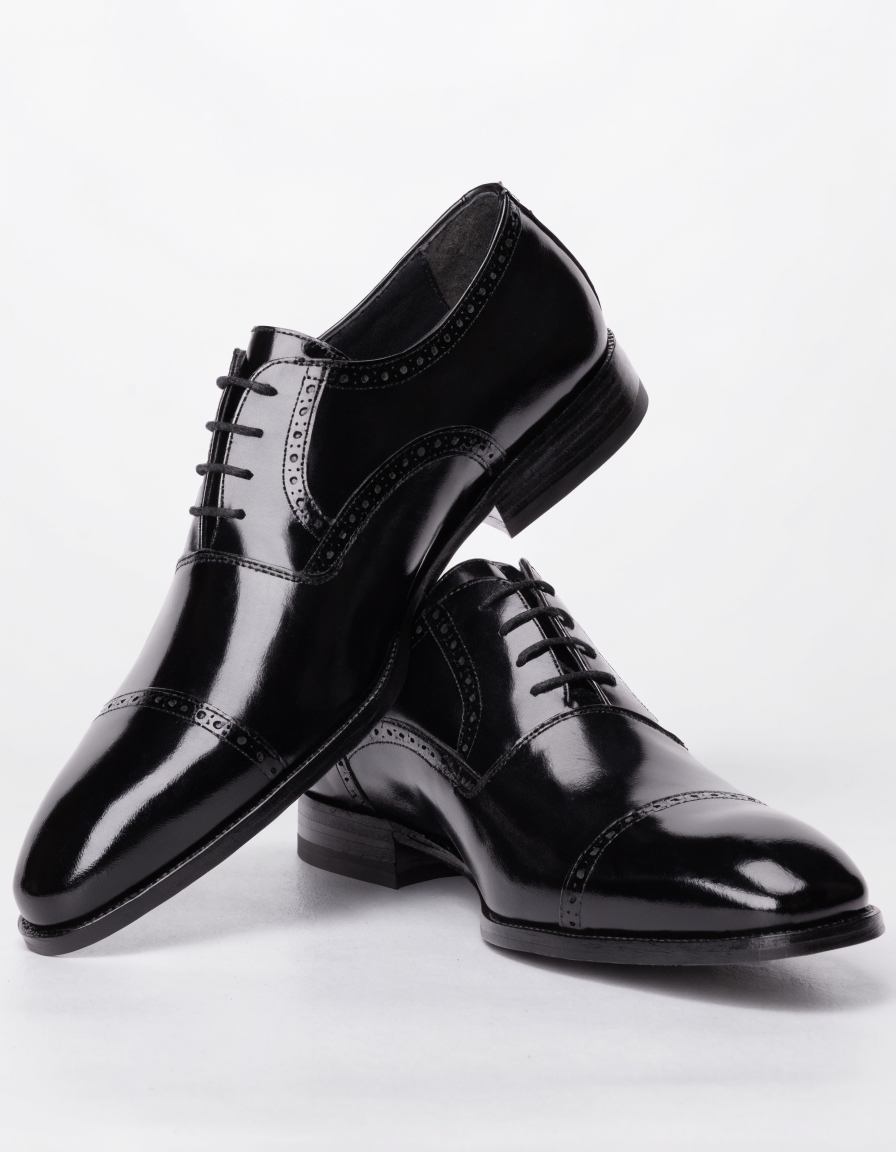 Chaussures de ville XTI homme noires avec finitions élégantes en cuir
